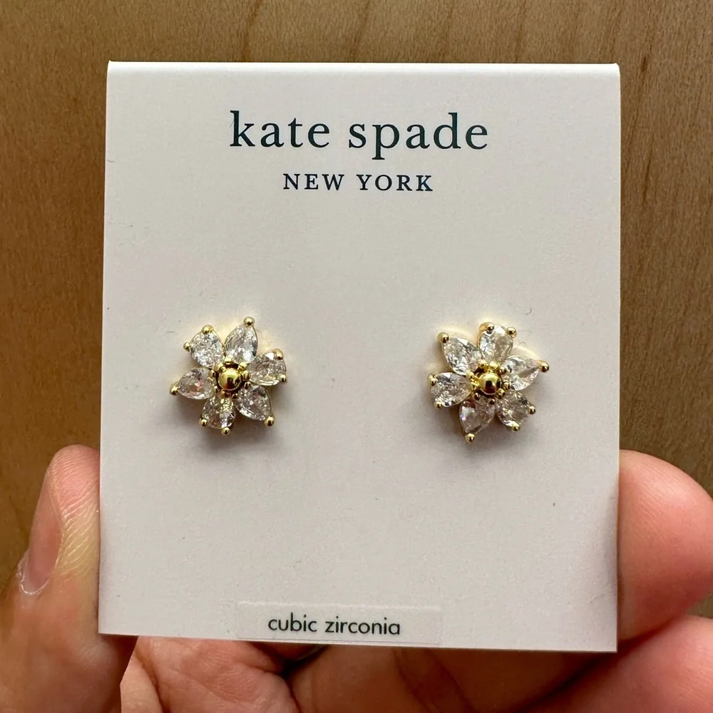NWOT flower 🌸 CZ Kate Spade ♠️ Earrings